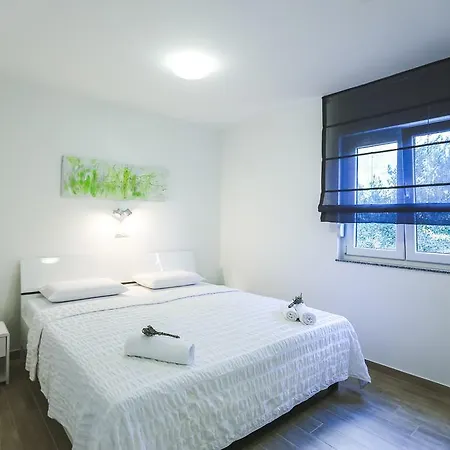 Apartments Sesar Banjol Exterior photo