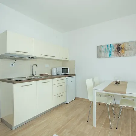 Apartments Sesar Banjol Exterior photo
