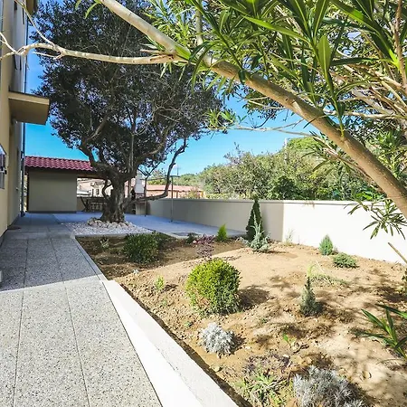 Apartments Sesar Banjol Exterior photo